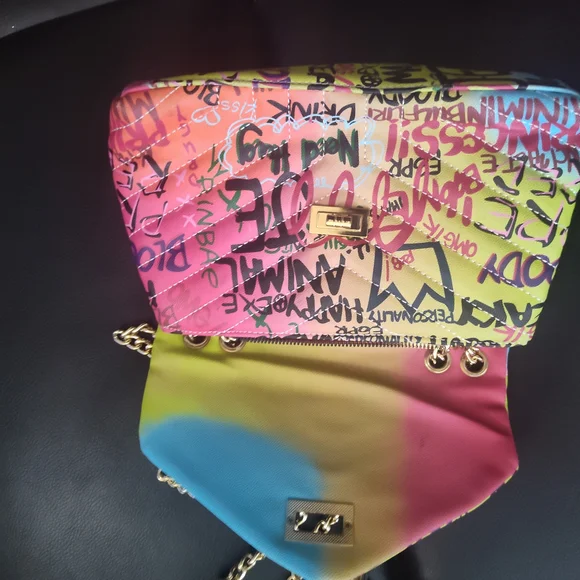 Multicolor Graffiti Chain Shoulder Bag - Picture 3 of 4